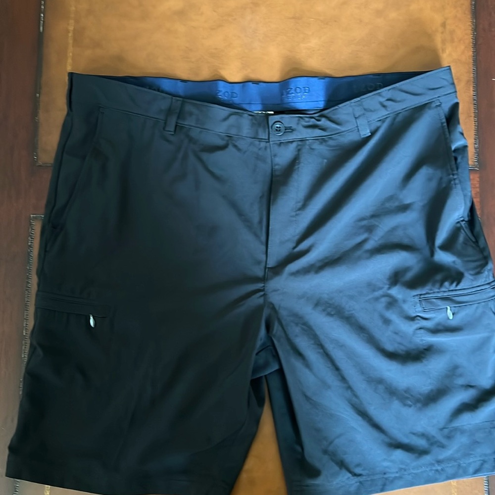Men’s Izod golf shorts.
